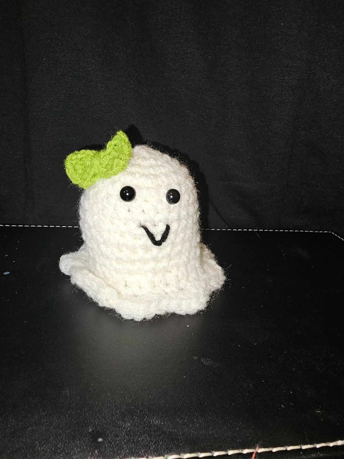 Crochet White Ghost with  Bow