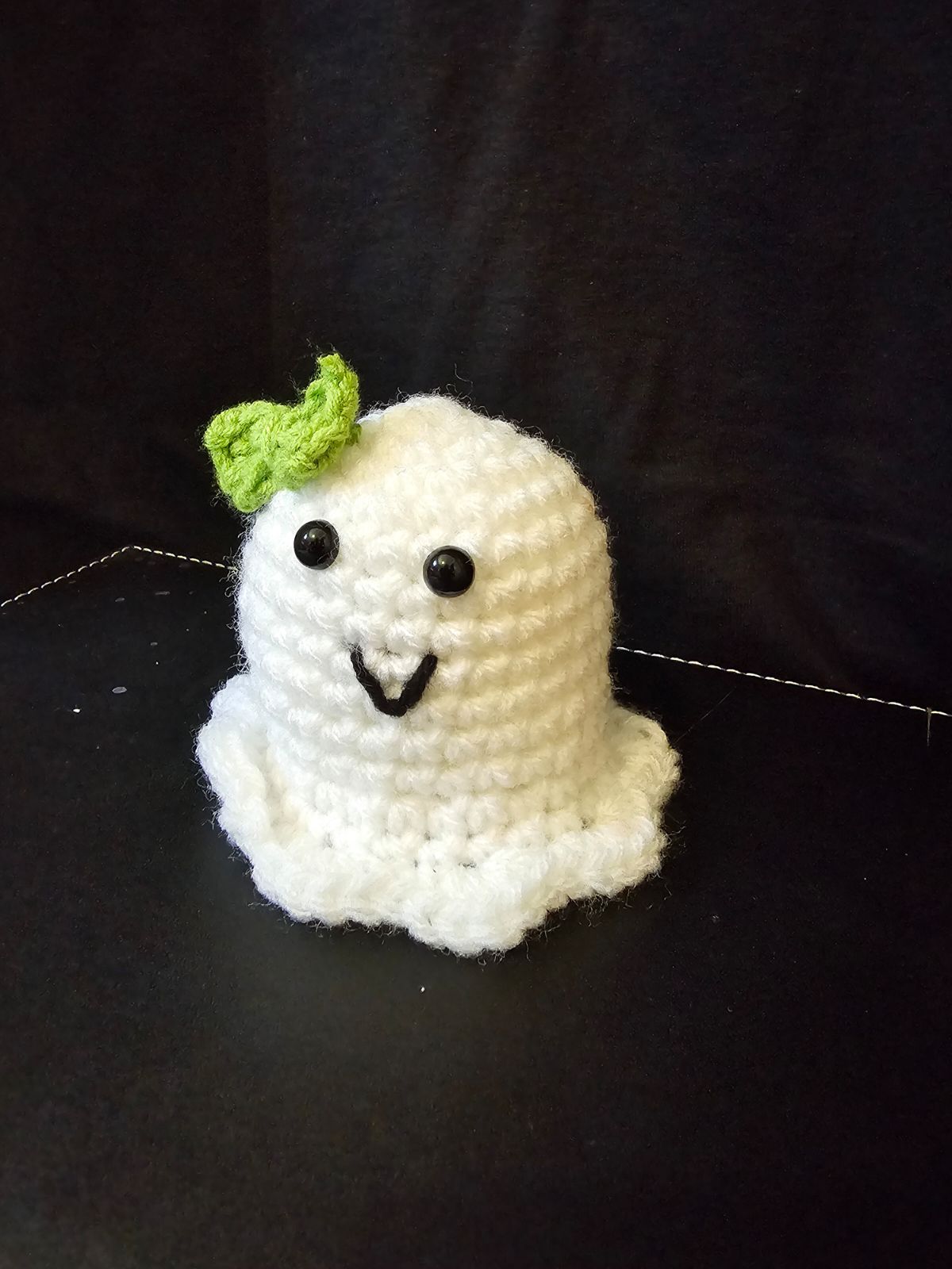 Crochet White Ghost with  Bow