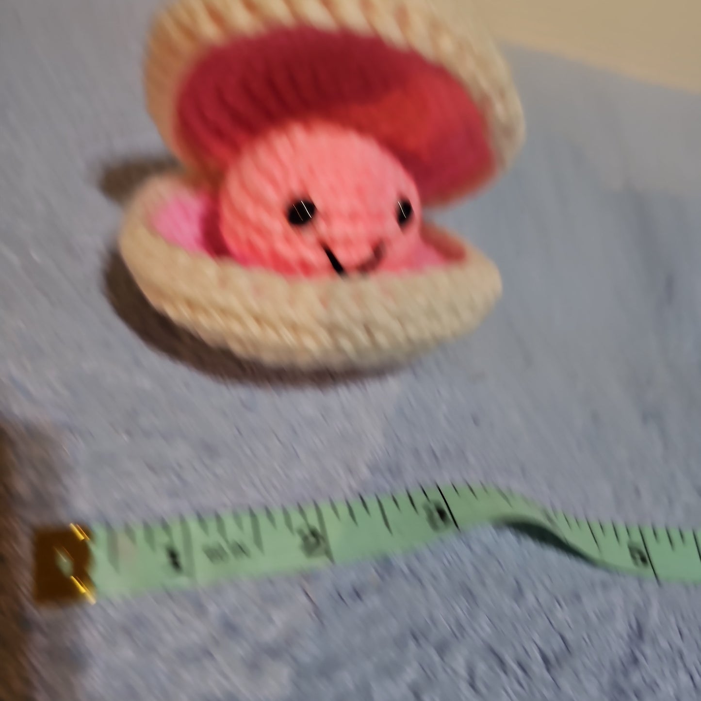 Crochet Pearl Clam