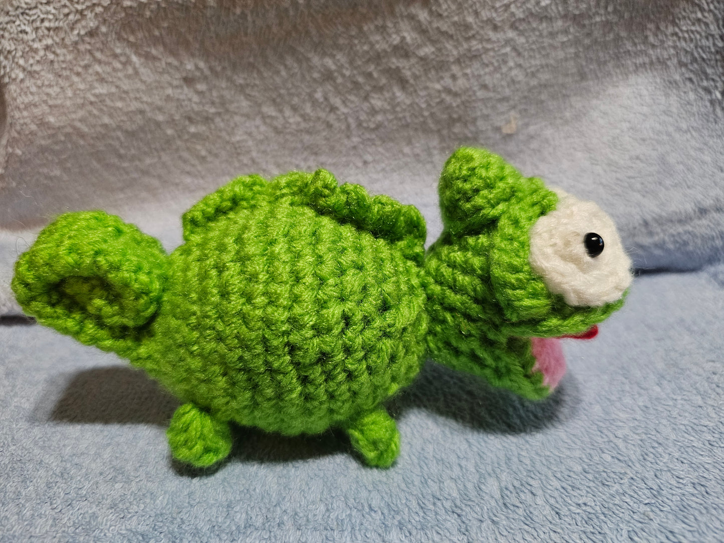 Crochet Chameleon w/open mouth